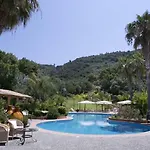 Porto Pirgos Ξενοδοχείο 5*