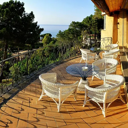 Отель Porto Pirgos 5*