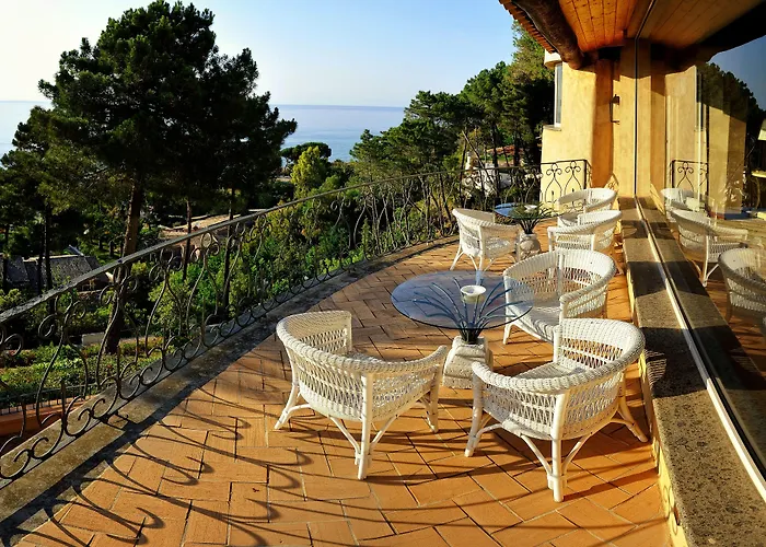 Hotel Porto Pirgos 5*