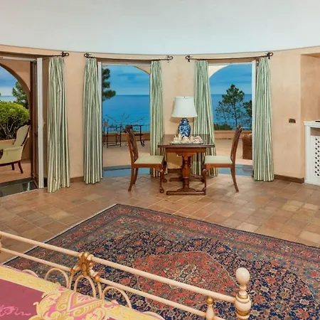 Porto Pirgos Szálloda 5*