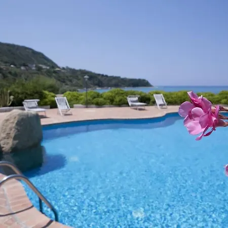 Szálloda Porto Pirgos 5*