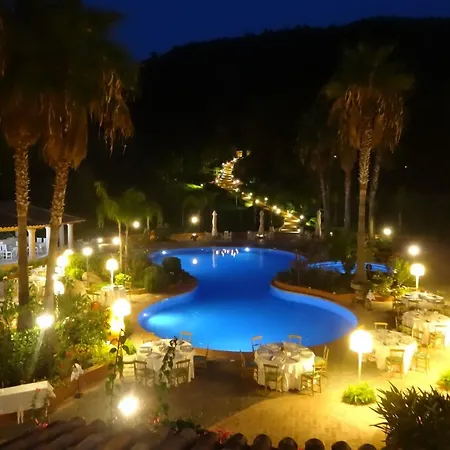 Szálloda Porto Pirgos Parghelia