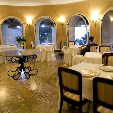 Hotel Porto Pirgos Parghelia