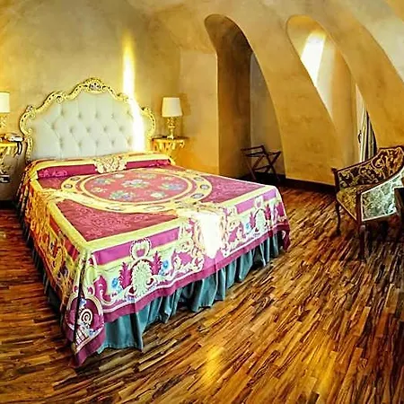 Szálloda Porto Pirgos 5*