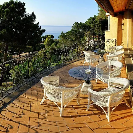 Ξενοδοχείο Porto Pirgos 5*